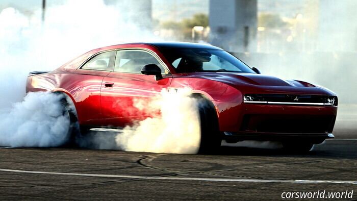 El nuevo muscle car de gasolina de Dodge vuelve con sonidos reales de escape | Carscoops